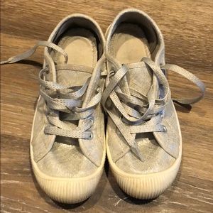 madden girl sneakers silver shimmer